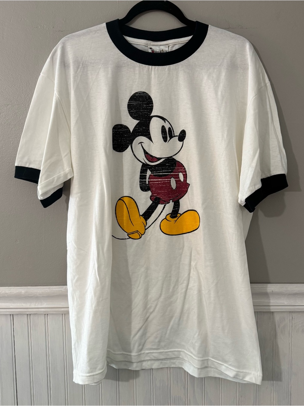 Vintage Walt Disney World Mickey Mouse Graphic Ringer T-Shirt Men’s Large
